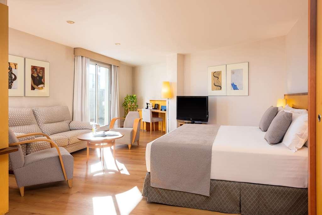 Hotel Castellon Center Affiliated By Melia Castellon de la Plana Room photo