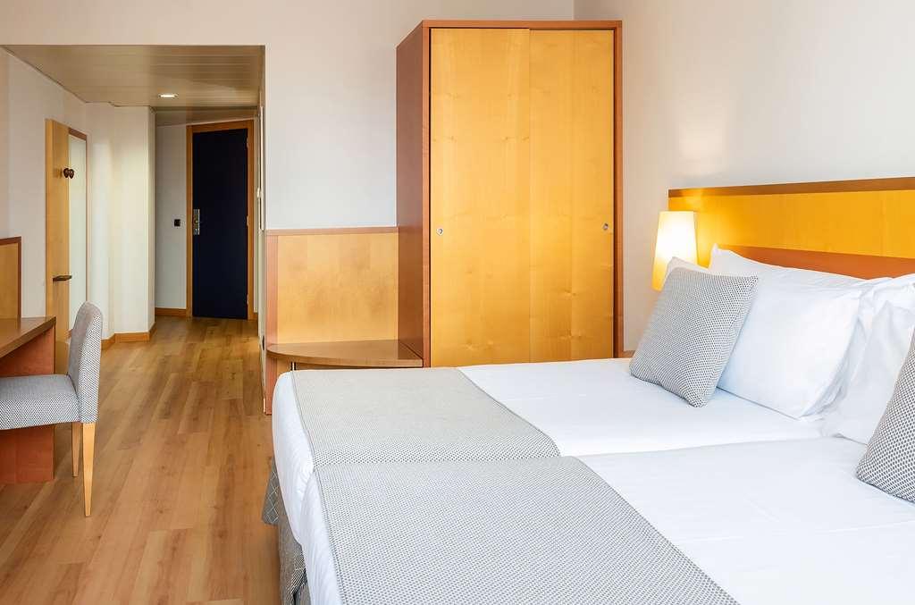 Hotel Castellon Center Affiliated By Melia Castellon de la Plana Room photo